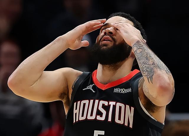 但是防守显, 的表现赢得 但是防守显, 的表现赢得