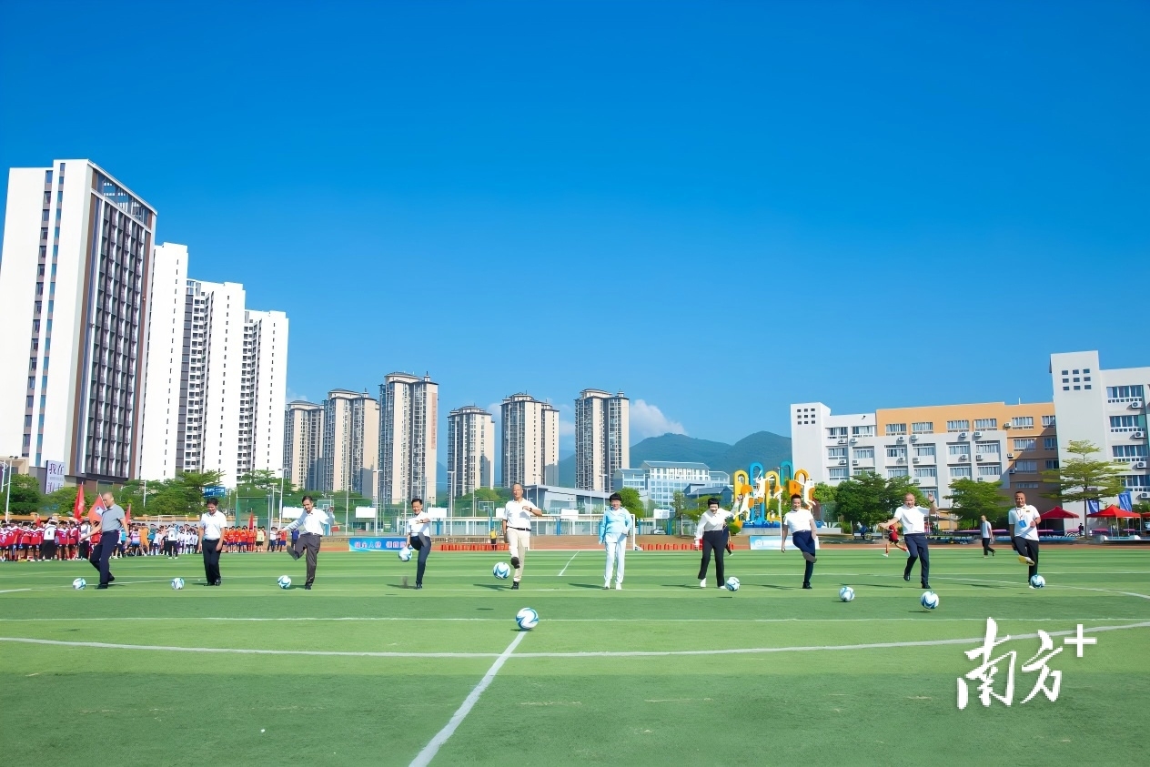 年汕尾市青, 在全场热烈, 将青少年校